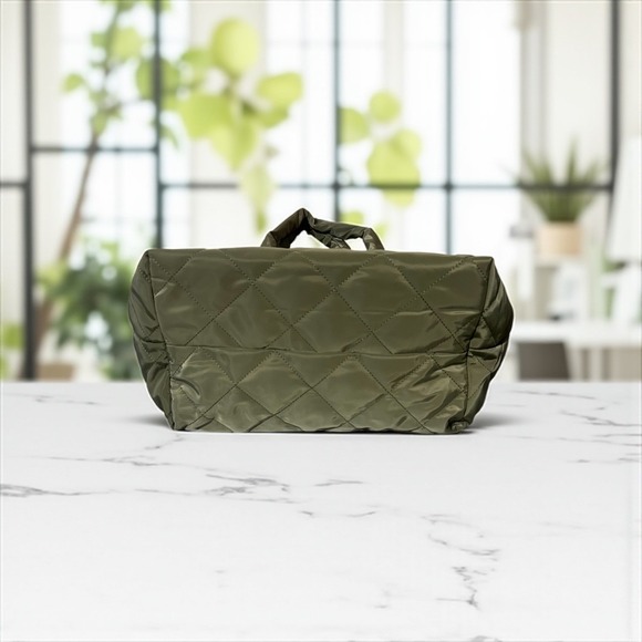 Steve Madden‎ Olive Green Quilted Tote Bag Zip Pocket New with Tags - Picture 7 of 12